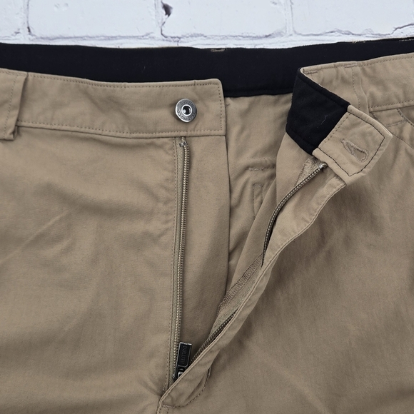 Men's Tan Duluth Trading Co. Cargo Shorts SIZE:2XL - Picture 9 of 9